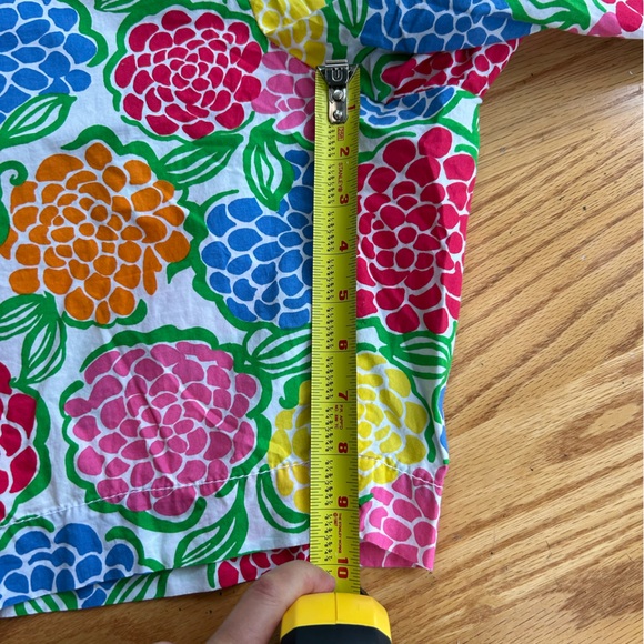 Lilly Pulitzer Bright Floral Bermuda Shorts Size 12 Resort Fit Style 91633 - Picture 2 of 7